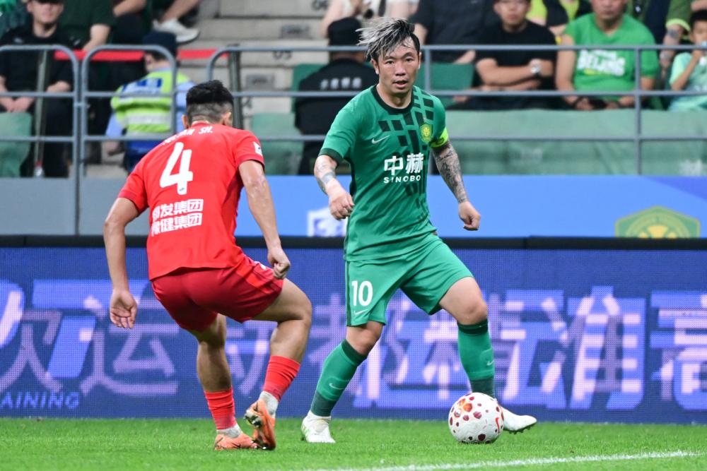 谢震业田径赛场风采与速度突破成就解析